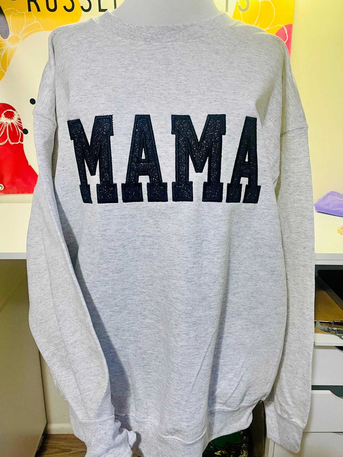 Embroidered Mama appliqué Sweatshirt